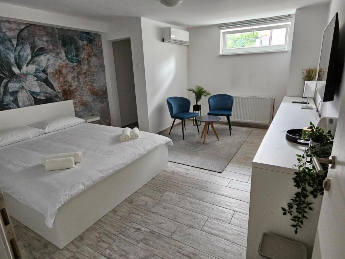 Comfort Rooms Remiza - Free Private Parking - Self Check-In Zagreb Exteriör bild