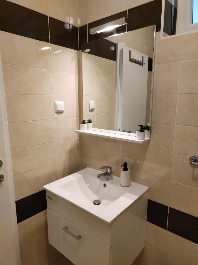 Comfort Rooms Remiza - Free Private Parking - Self Check-In Zagreb Exteriör bild
