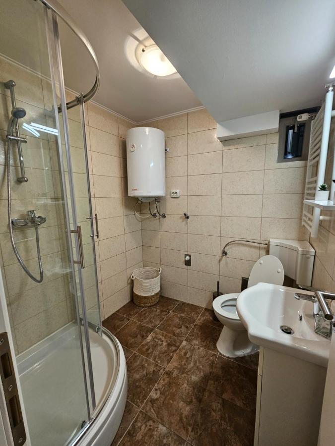 Comfort Rooms Remiza - Free Private Parking - Self Check-In Zagreb Exteriör bild