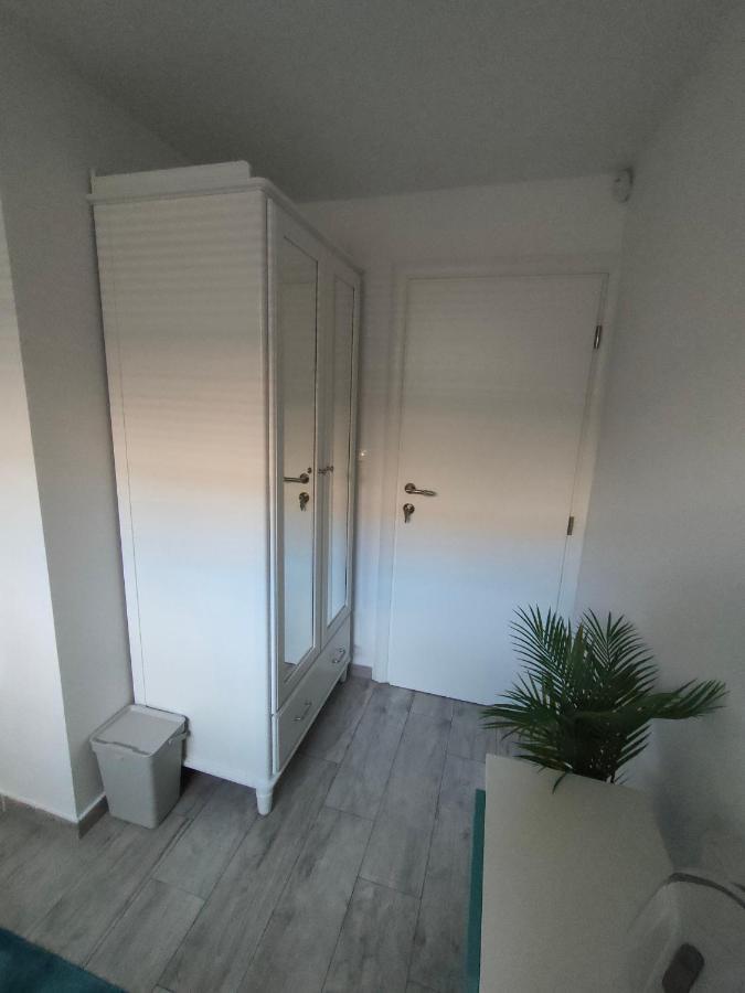 Comfort Rooms Remiza - Free Private Parking - Self Check-In Zagreb Exteriör bild